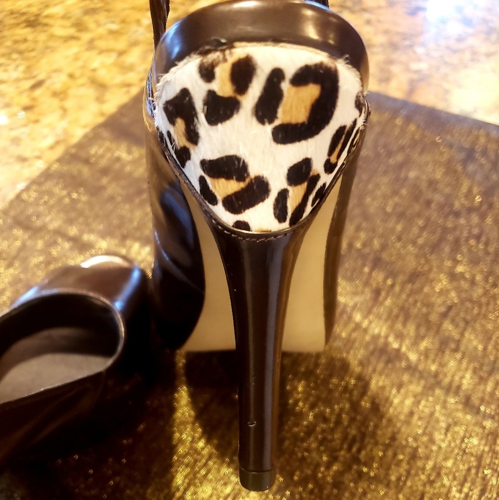 Steve Madden leopard accented chocolate heels